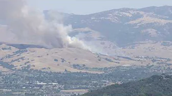 WATCH LIVE: SKY7 over brush fire in Alameda County